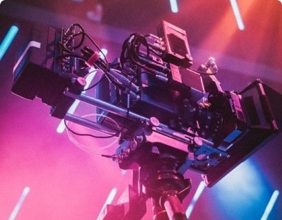 Ilustración abstracta mostrando cómo funciona un psicólogo IA y la intersección entre IA y bienestar emocional.